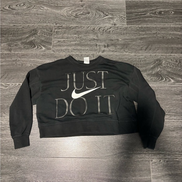 Cropped black nike sweater size small - Picture 1 of 4